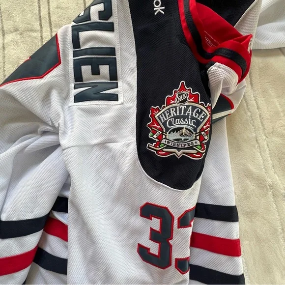 Dustin Byfuglien Winnipeg Jets Heritage Classic Jersey White Size Large - Picture 6 of 7